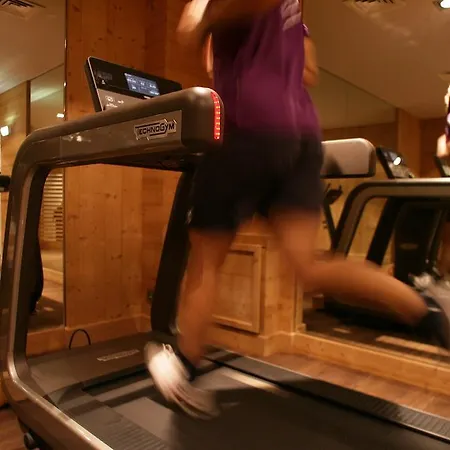 アパートホテル Koh-i Nor By Les Etincelles 5*